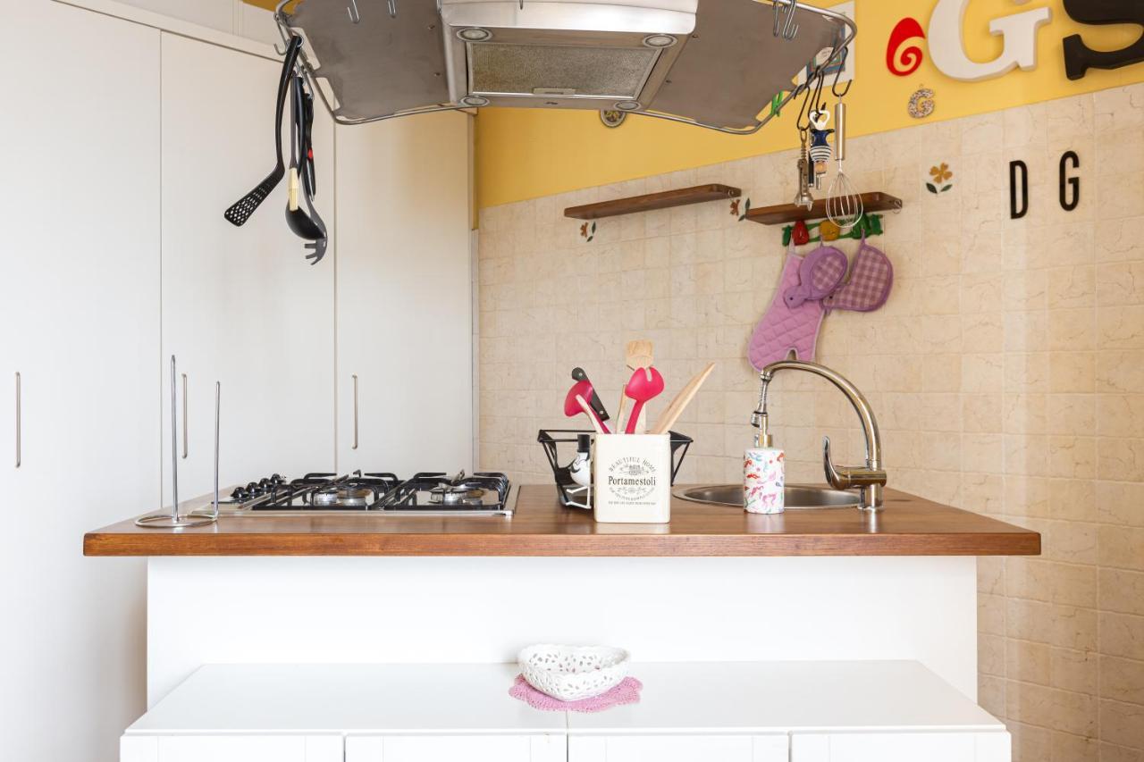 Ferienwohnung Bnbutler Torelli - Grazioso E Luminoso Bilocale Mailand Exterior foto