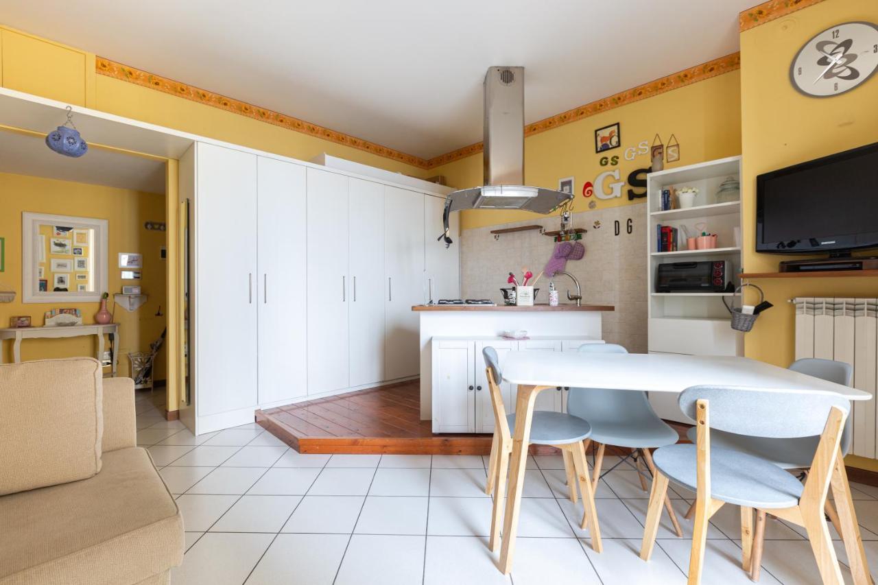 Ferienwohnung Bnbutler Torelli - Grazioso E Luminoso Bilocale Mailand Exterior foto